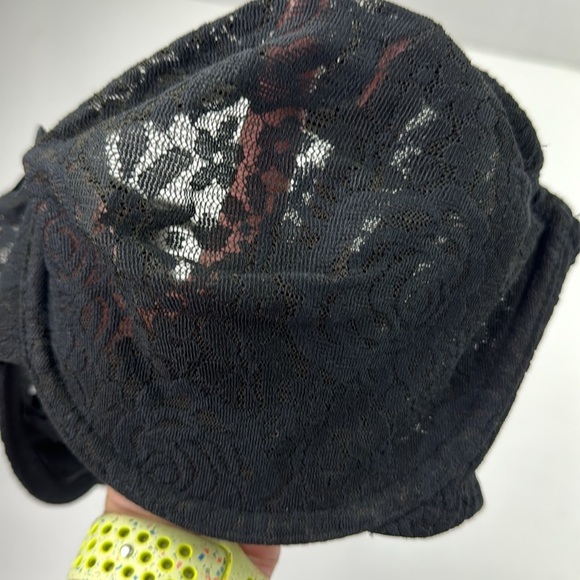 Wacoal Women's Black Halo Lace Underwire Bra - Picture 10 of 11